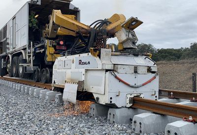 Flash-butt welding on the track and rail fastenings