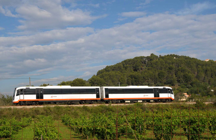 TRAM Alicante: Serie 2.500 ( Antigua serie 2.300, renovadas). Circulan seis unidades en la L�nea 9