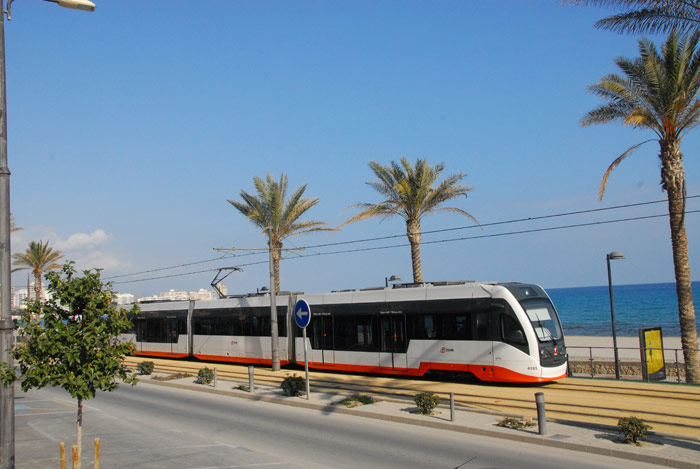 TRAM Alicante: Serie 4.100. Dotaci�n: 9 unidades en circulaci�n en la L-1