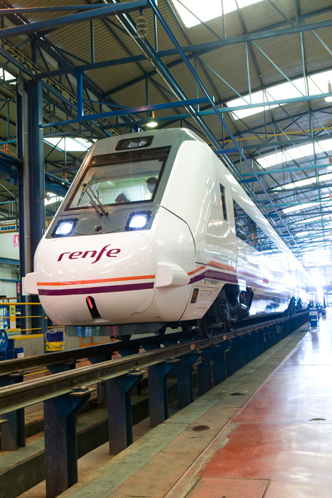 El mantenimiento queda a cargo de Actren, empresa participada por Renfe Operadora (49 por ciento) y CAF (51 por ciento)