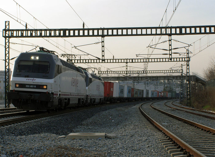 Estaci�n de Rub� (L�nea R-7 rodalies Barcelona). Foto: Pere Garcia Oliv� (18-01-2011)
