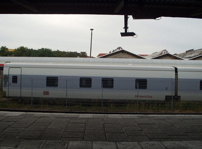 Composiciones TrenHotel Talgo de la D-Bahn en Berl�n junto a los Talleres de Mantenimiento. Crist�bal Garc�a Villar. (14-08-2008)