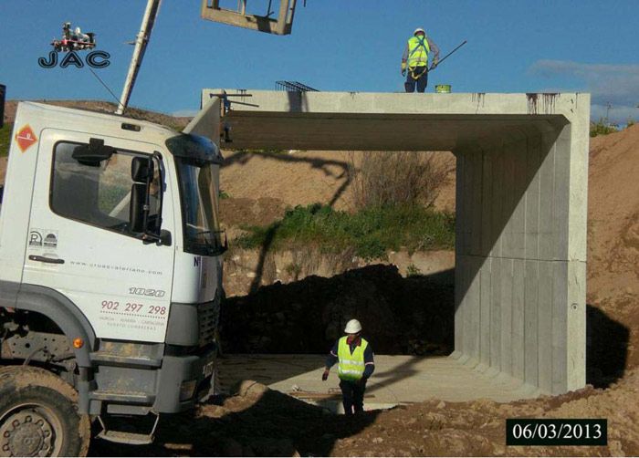 Construcci�n de un gran paso de aguas en la zona m�s afectadas por las riadas