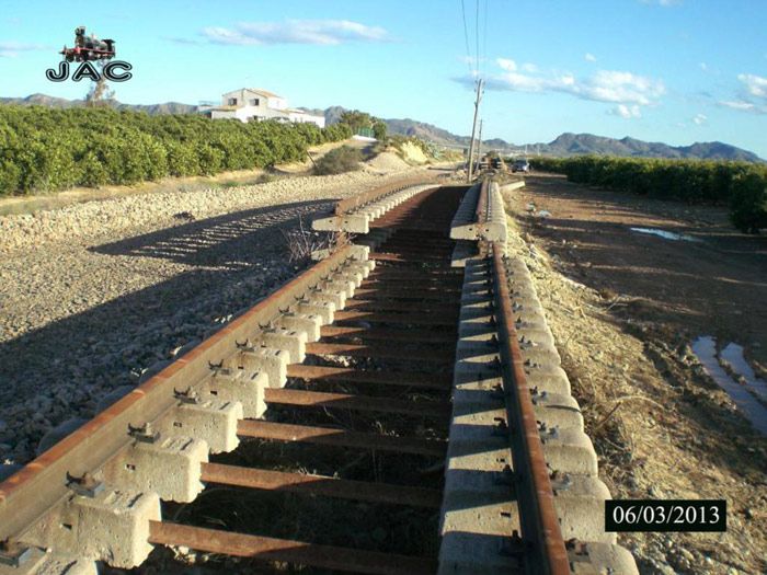 Retirando tramos de v�a