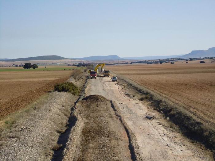 Retirada de balasto en el tramo Bonete-Alpera