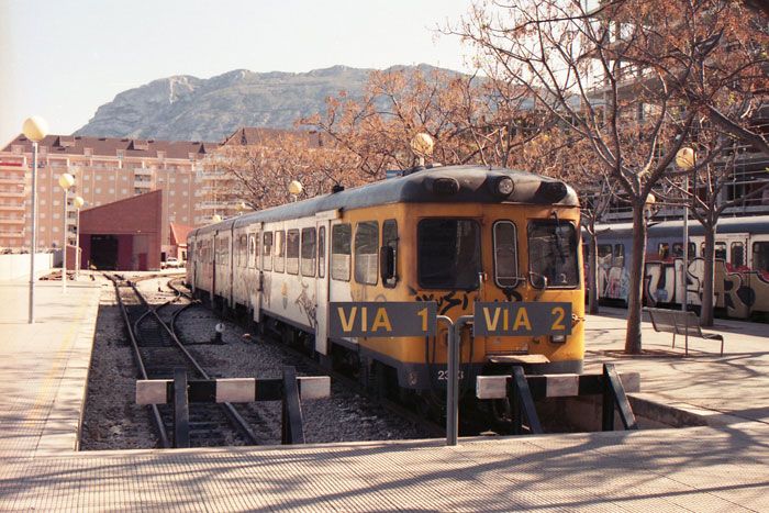 Ferrocarrils de la Generalitat Valenciana ha recuperado el antiguo emplazamiento de la estaci�n del �trenet de la Marina� en D�nia. Foto Juanjo Olaizola Elordi