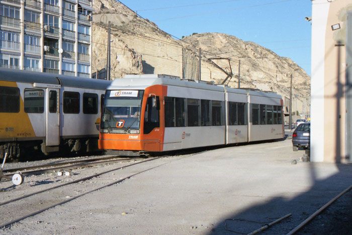 En 1999 se implantaron los primeros servicios tranviarios en Alicante. Foto Juanjo Olaizola Elordi