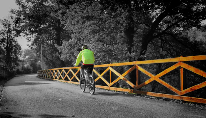 Accesit: "Puente Viesgo". Carolina Sainz Canales. Foto tomada en la V�a Verde del Pas, del antiguo ferrocarril de Astillero a Ontaneda. (Cantabria)