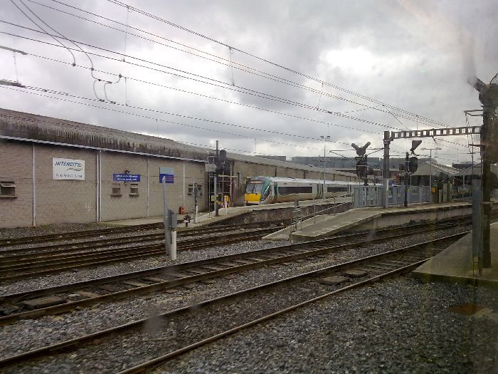 Los intercity circulan tambi�n por la red del Dart