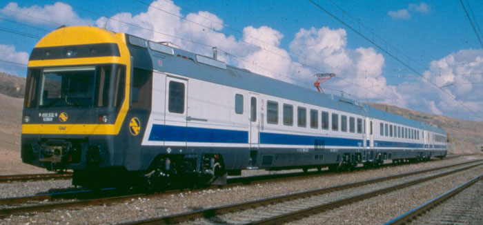 Foto del primer electrotr�n de la tercera subserie