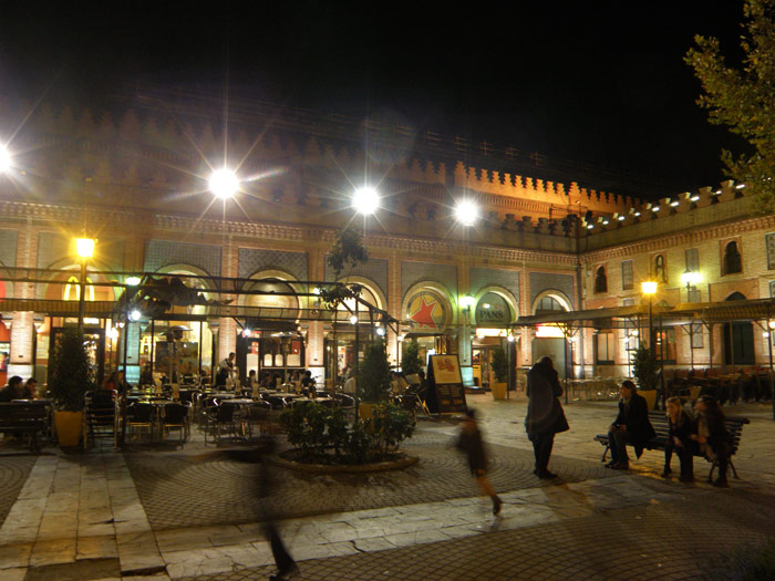 Vista desde un lateral exterior de la antigua estaci�n de Plaza de Armas.