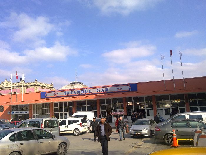 Acceso lateral a la estaci�n de Sirkeci