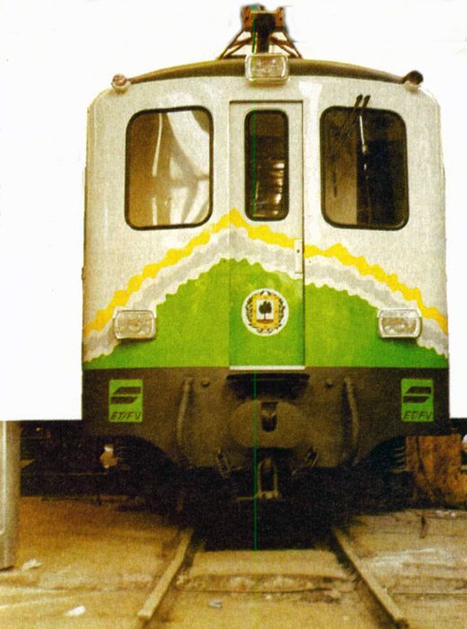 Servicio especial de Eusko Trenbideak entre Eibar y Ermua en 1990.