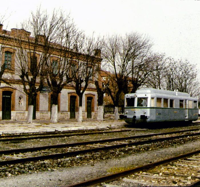 Ferrob�s en la estaci�n  de Tomelloso de la Argamasilla de Alba a Tomelloso, cerrada en 1985.