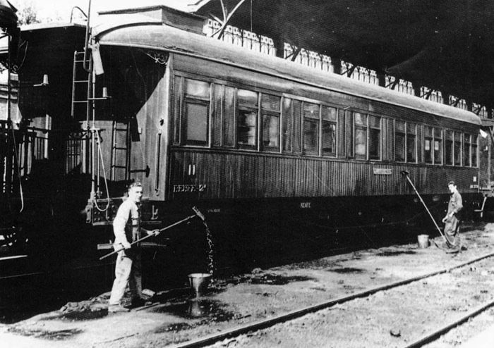 Coches de madera de segunda clase de Renfe.