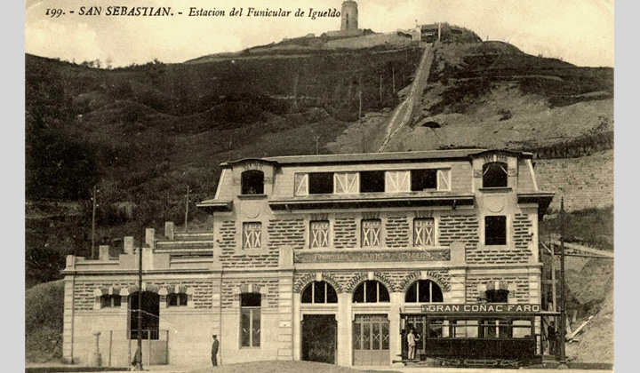 Vista del funicular de Igueldo en sus primeros a�os de servicio.