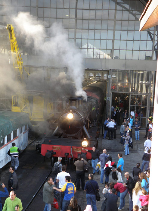 La Guadix instantes antes de partir hacia Villaverde en esa �ltima circulaci�n del Tren de la Fresa en 2011