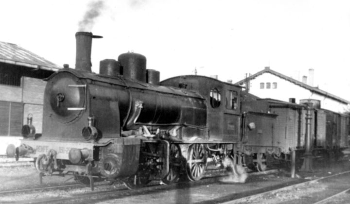 Locomotora de vapor 030-2536, ex Compa��a de los Ferrocarriles de Madrid a C�ceres y Portugal 401-410 y Compa��a de los Ferrocarriles del Oeste de Espa�a 401-410. Archivo Hist�rico Ferroviario FA-0159-014