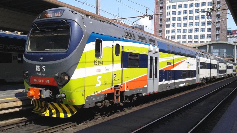Por la red italiana tambi�n circulan trenes de dos pisos, de gran capacidad