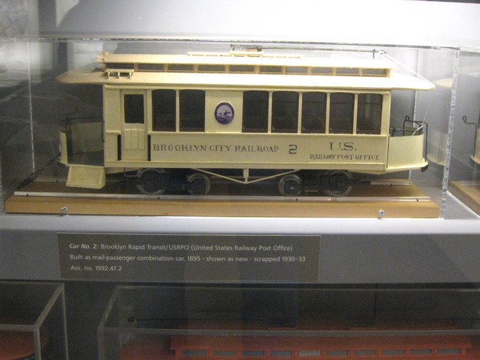 Maqueta de un tranv�a para pasajeros y correo