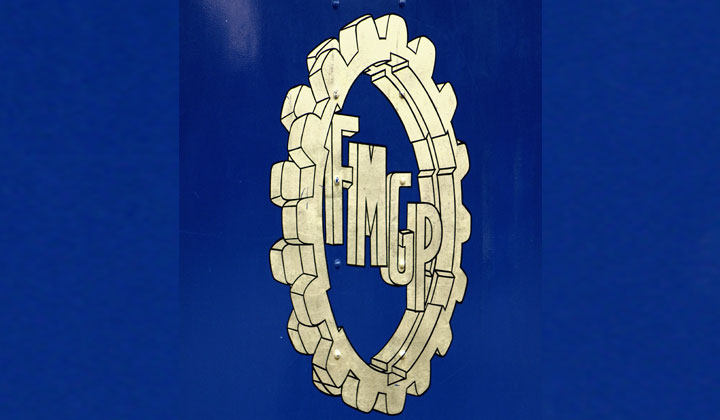 Logotipo original de la empresa constructora y explotadora del ferrocarril durante d�cadas. "Ferrocarriles de Monta�a a Grandes Pendientes". Luce en la librea del coche sal�n hist�ri Affw 51