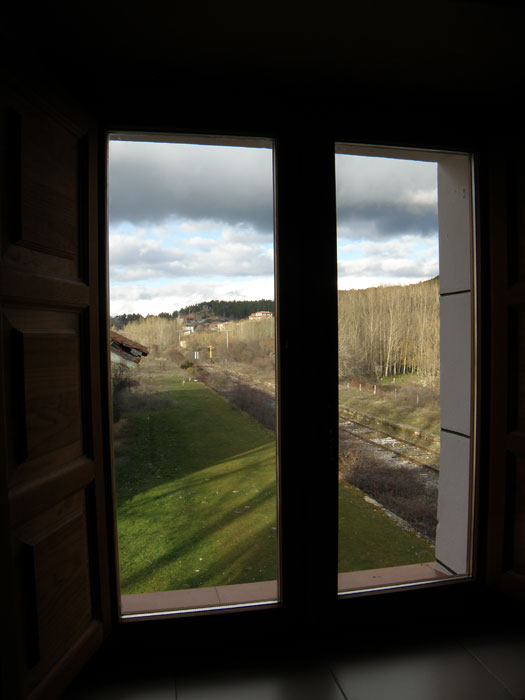Vista desde un dormitorio de las v�as camino de Burgos.