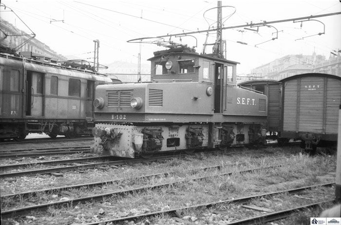 1972.Locomotora el�ctrica tipo BoBo de la compa��a SEFT en la estaci�n de San Sebasti�n Amara. Foto Gustavo Reder Klingebeil.  Archivo Hist�rico Ferroviario.