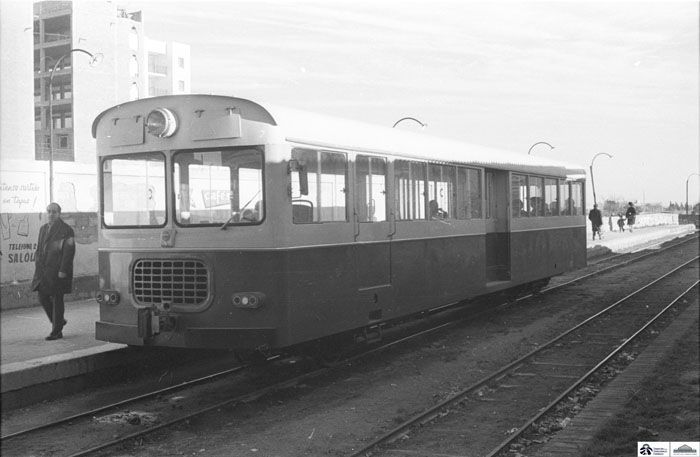 1972. Automotor Ferrotrade - Autotrade, incorporado a la l�nea en marzo de 1966, del ferrocarril econ�mico de Reus a Salou, conocido como el Carrilet, detenido en la estaci�n de Reus. (1972).Foto Juan Bautista Cabrera P�rez-Caballero. Archivo Hist�rico Ferroviario.