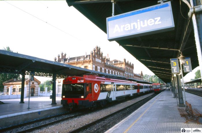 1989. Estaci�n de Aranjuez. (1989). Foto V�a Libre.  Archivo Hist�rico Ferroviario.