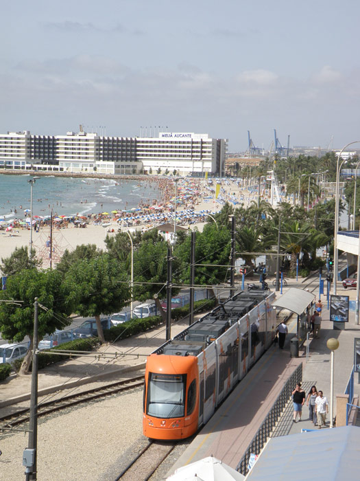 Desde 2007, los tren-tram de la L�nea 1 que actualmente conectan las estaciones de Luceros y Benidorm han transportado a m�s de siete millones de viajeros y han realizado cerca de seis millones de kil�metros.