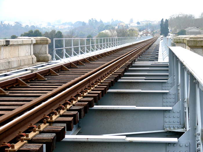 Vista del tablero superior del puente internacional sobre el Mi�o. Foto A. Rial Tob�as