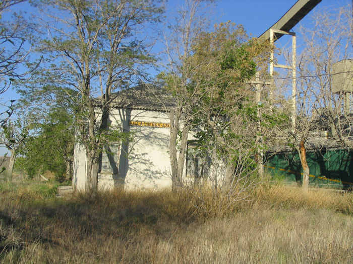 Edificio de viajeros de la estaci�n de Villaluenga-Asland