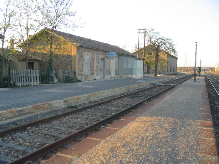 Estaci�n de Villaseca y Mocej�n. Edficio de viajeros