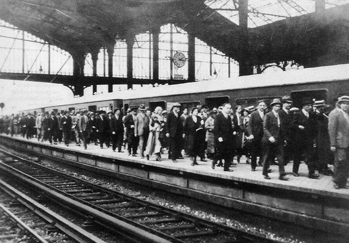 Unidad el�ctrica est�ndar de viajeros en Saint-Lazare, en los a�os treinta.
