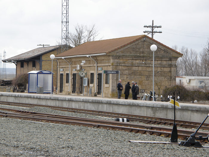 El modesto edificio de viajeros de este antiguo nudo ferroviario