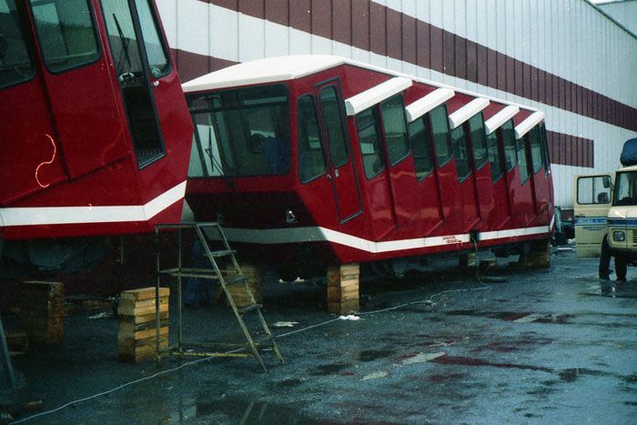 Los nuevos coches del funicular, fotografiados en la factor�a del carrocero Irizar. Archivo EuskoTren/Museo Vasco del Ferrocarril