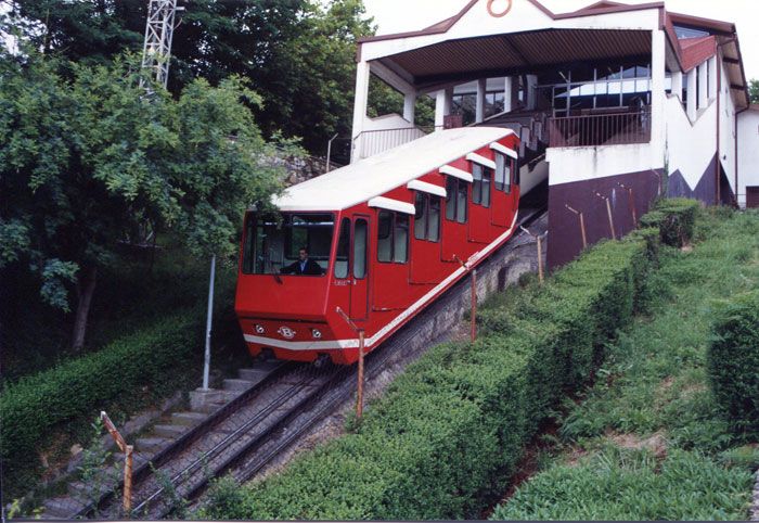 Vista del nuevo funicular en la estaci�n superior de Artxanda. Fotograf�a de Juanjo Olaizola Elordi