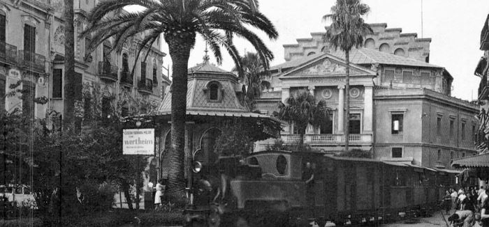 El peque�o tranv�a a vapor que un�a Onda con el Grao de Castell�n. Se clausur� en 1963.