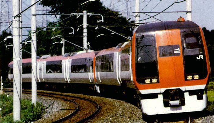 El Narita Expres une Tokio con su aeropuerto. Imagen de 1995.