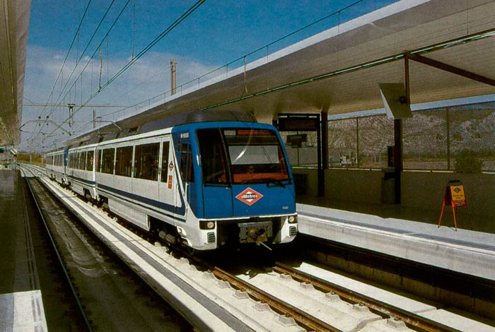 Se inaugura en Madrid el metro en superficie que una la capital con Arganda.