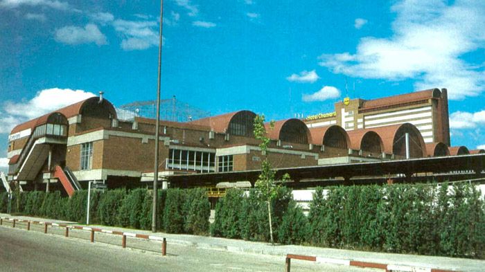 Chamart�n cumple 25 a�os en 2000. La estaci�n tiene 21 v�as y 10 andenes.
