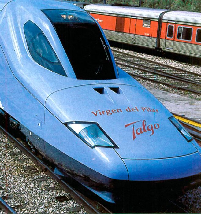El Talgo 350 inicia en 2000 sus pruebas en la v�a de alta velocidad Madrid a Sevilla.