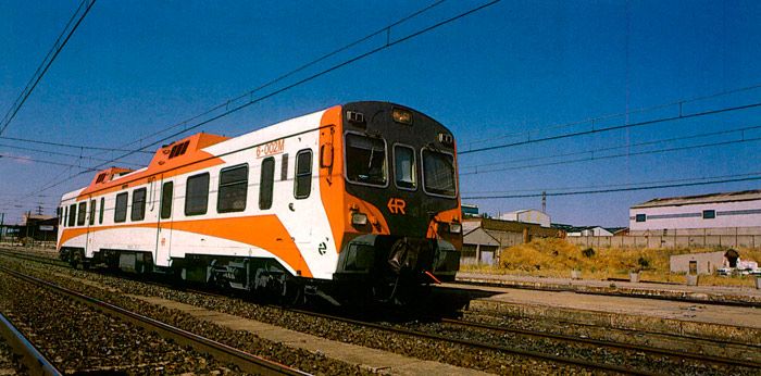Automotor 596-002 de Renfe en una imagen de 2003.