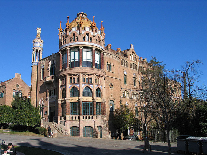 Antiguo edificio modernista del Hospital de Sant Pau en Barcelona