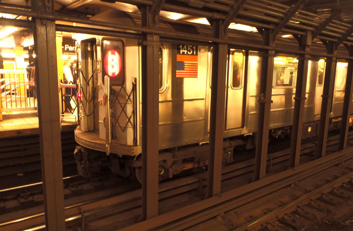 Otra circulaci�n de un metro expres sin parada