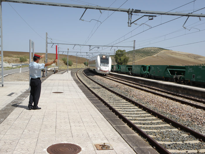 Pepe Espejo da el paso directo al electrotr�n serie 449 procedente de C�rdoba hacia M�laga