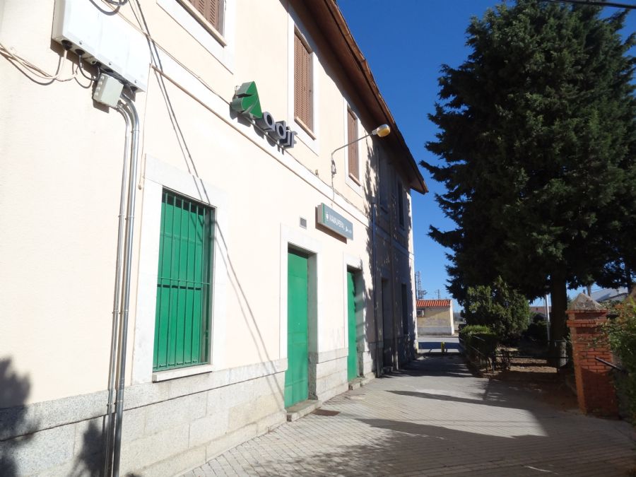 Fachada estaci�n Navalperal de Pinares (�vila)