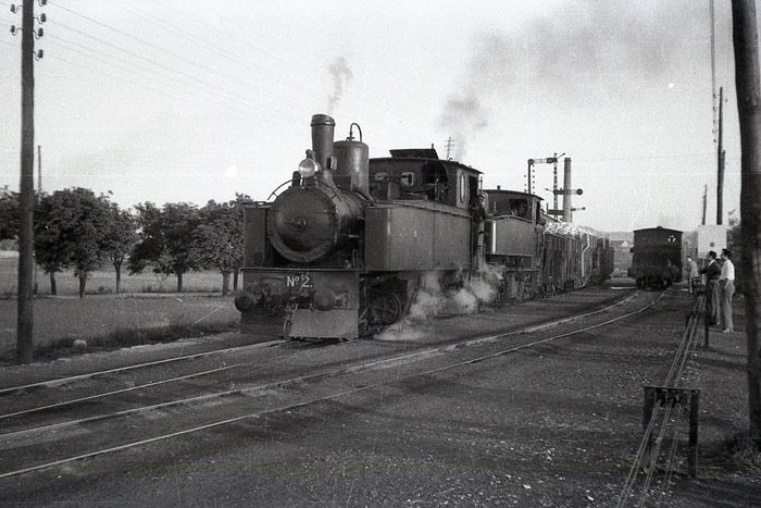 Doble tracci�n del tren de Utrillas fotografiada en las cercan�as de Zaragoza. 8 de abril de 1961. 