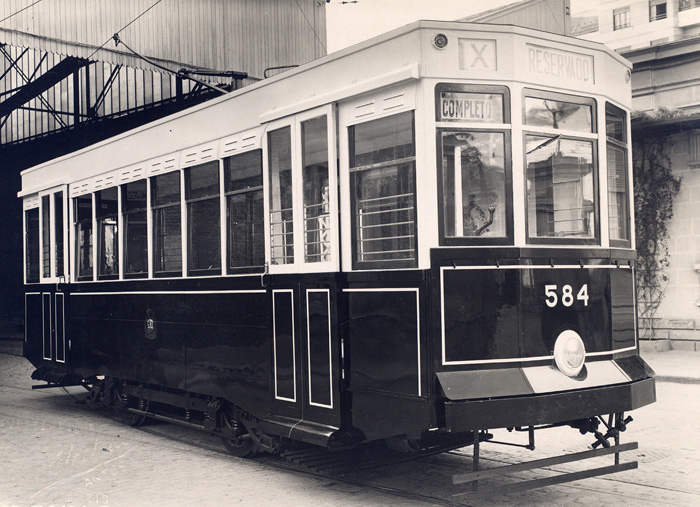 Coche tipo Charleroi en 1935.